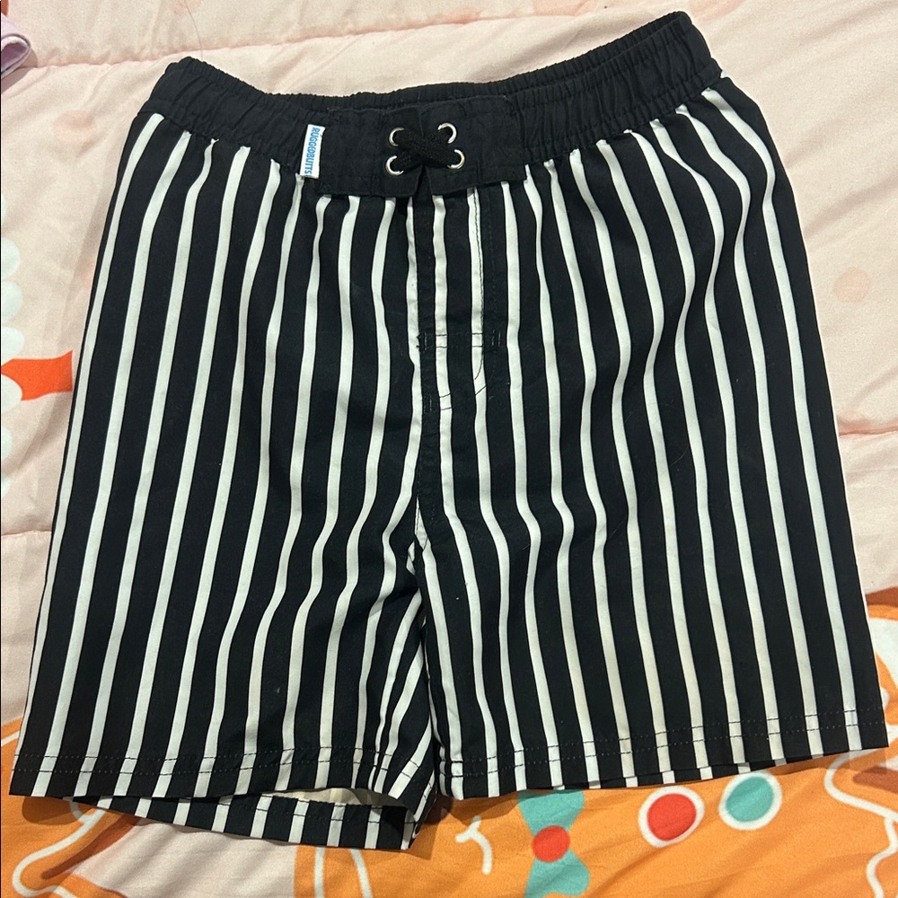 Black and White Striped Rugged Butts size 7